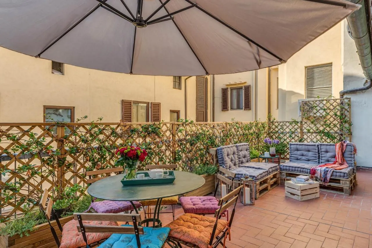 Apartments Florence Borgo San Lorenzo Terrace Italien